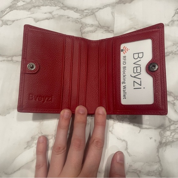 Bveyzi Ultra Slim Small RFID Wallet in Wine Red - Picture 1 of 5